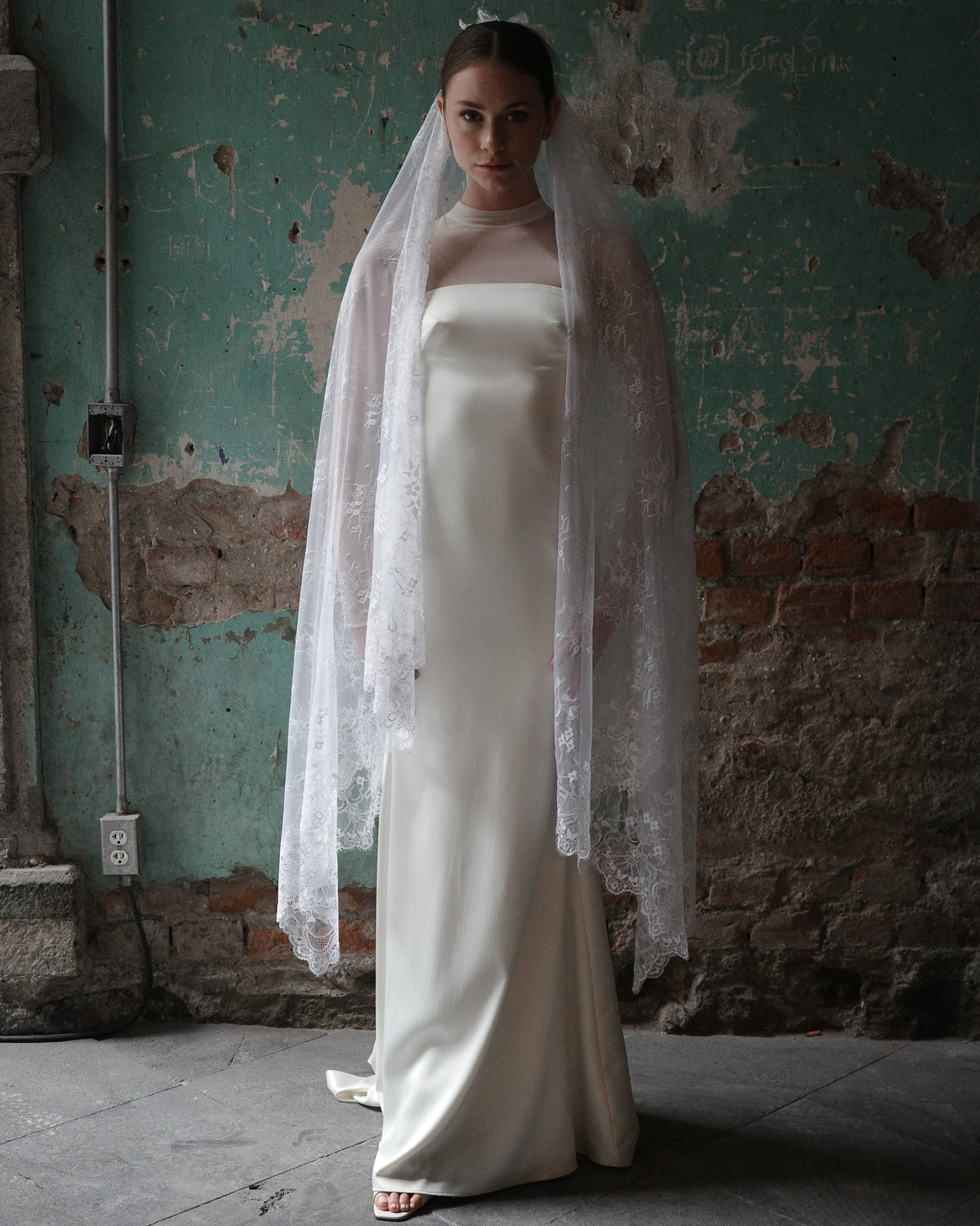 TERESA SPANISH LACE MANTILLA - Ofrenda Studio
