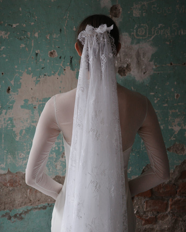 TERESA SPANISH LACE MANTILLA - Ofrenda Studio