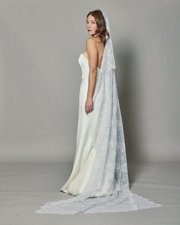 TERESA SPANISH LACE MANTILLA