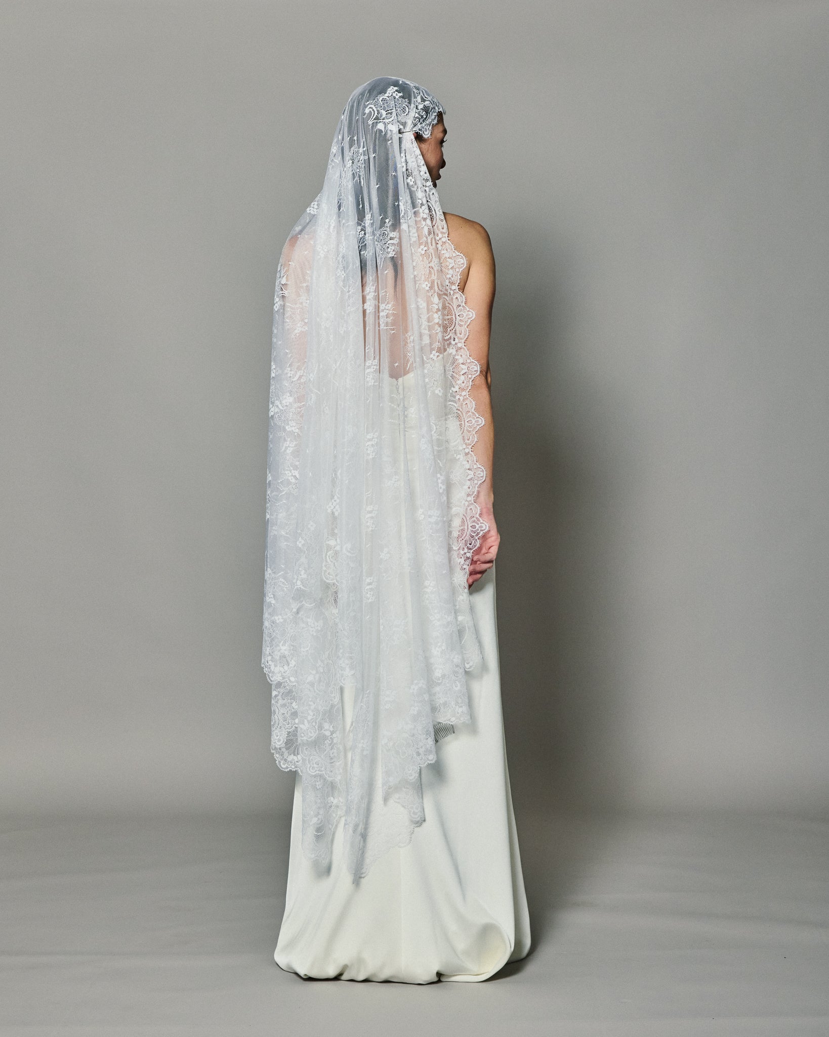 TERESA SPANISH LACE MANTILLA