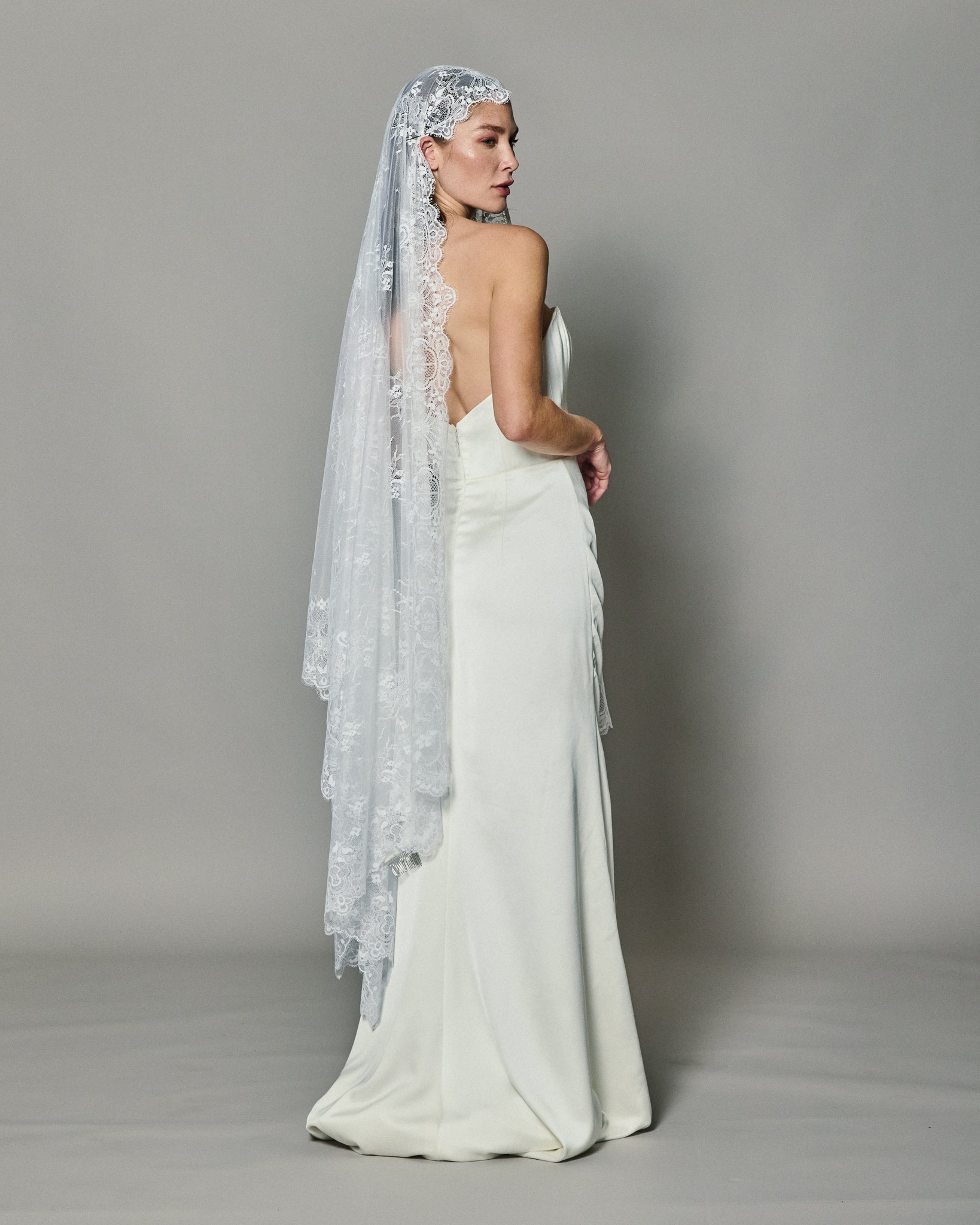 TERESA SPANISH LACE MANTILLA