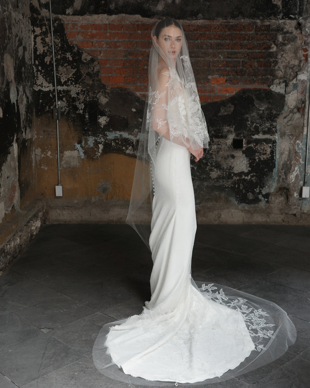 TERRA EMBROIDERED FLORAL VEIL - Ofrenda Studio