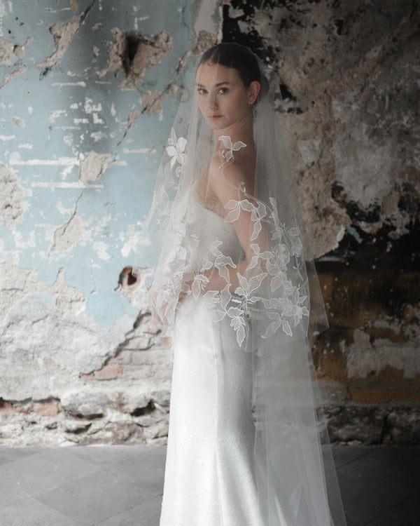 TERRA EMBROIDERED FLORAL VEIL - Ofrenda Studio