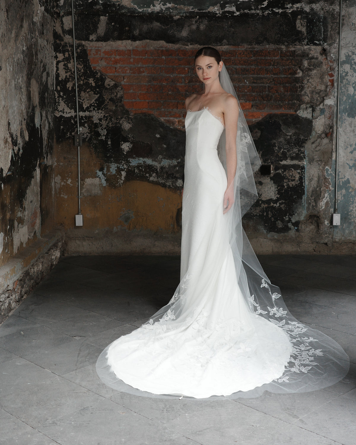 TERRA EMBROIDERED FLORAL VEIL - Ofrenda Studio
