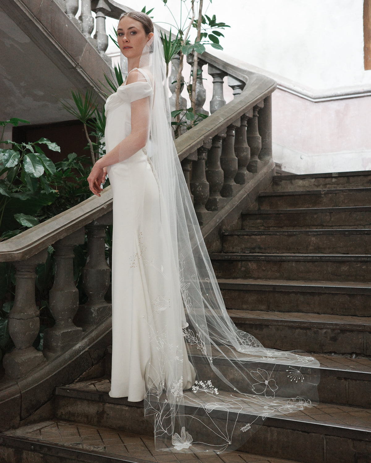 TOKYO BEADED EMBROIDERY FLORAL VEIL