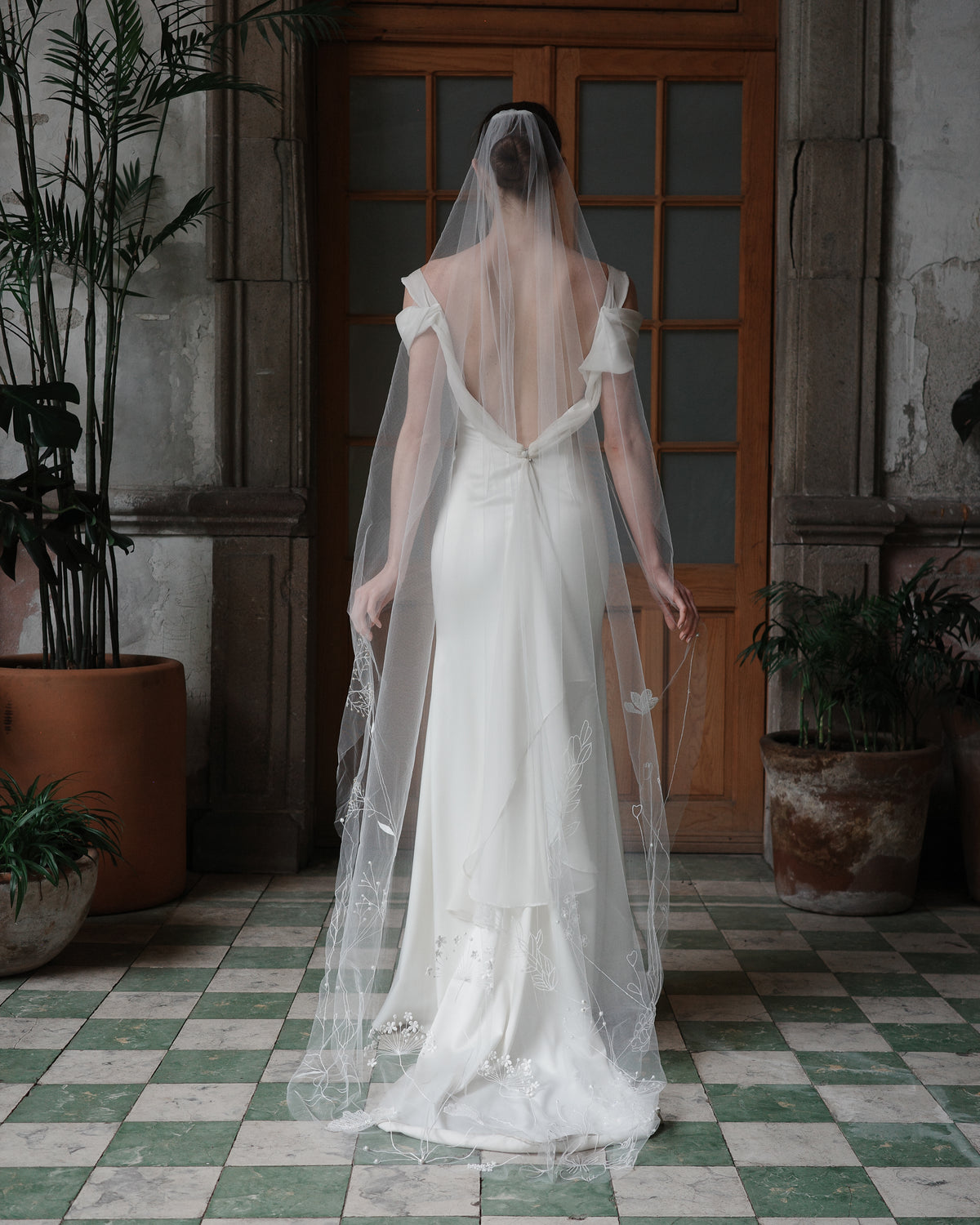 TOKYO BEADED EMBROIDERY FLORAL VEIL