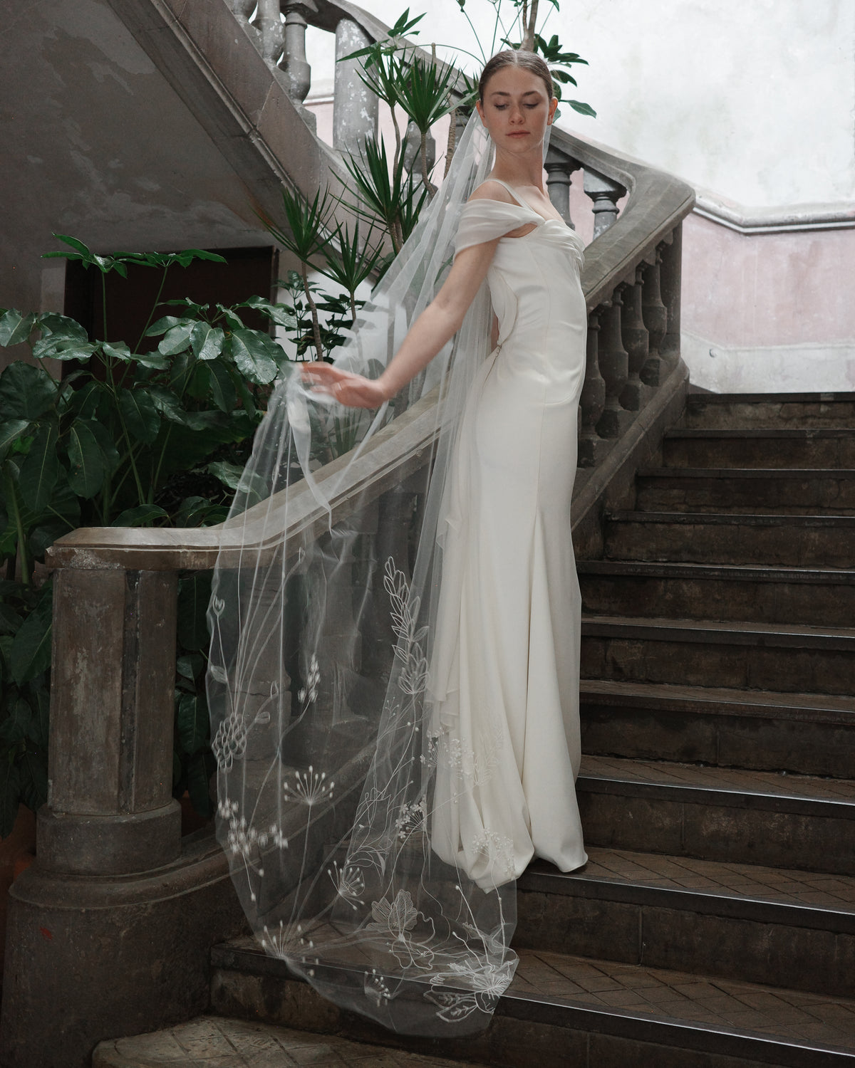 TOKYO BEADED EMBROIDERY FLORAL VEIL