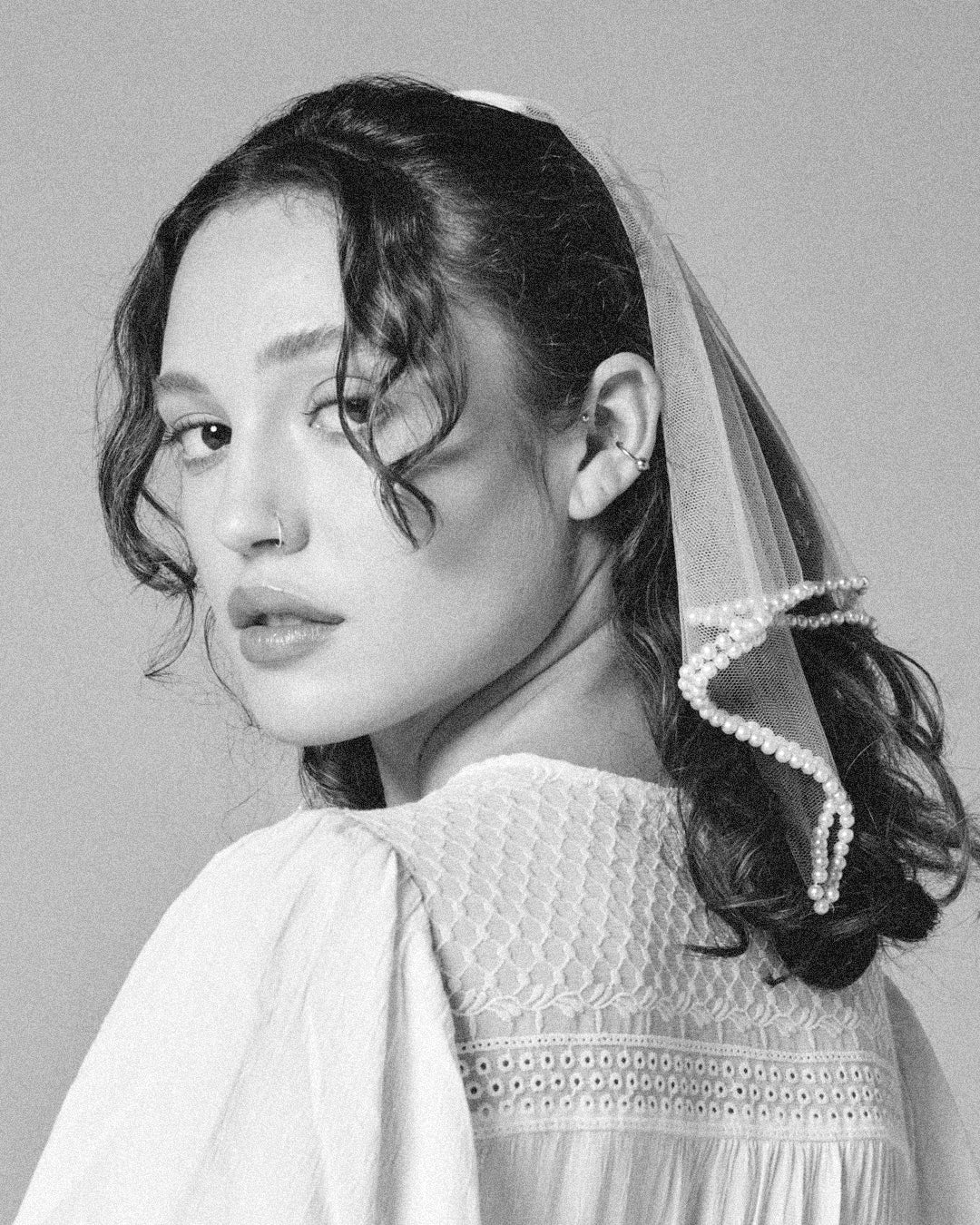 ADORNO PEARL BEADED VEIL