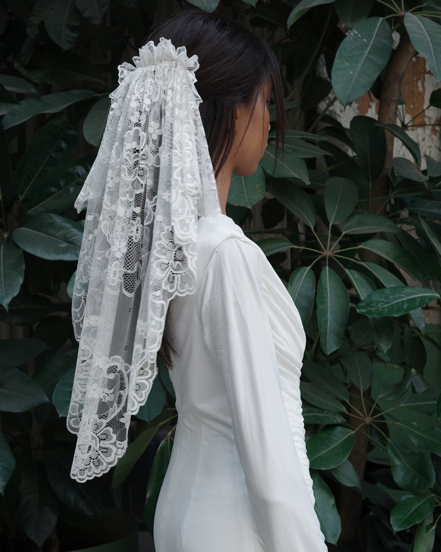 ALONDRA SPANISH MANTILLA VEIL  .- SAMPLE SALE 30%