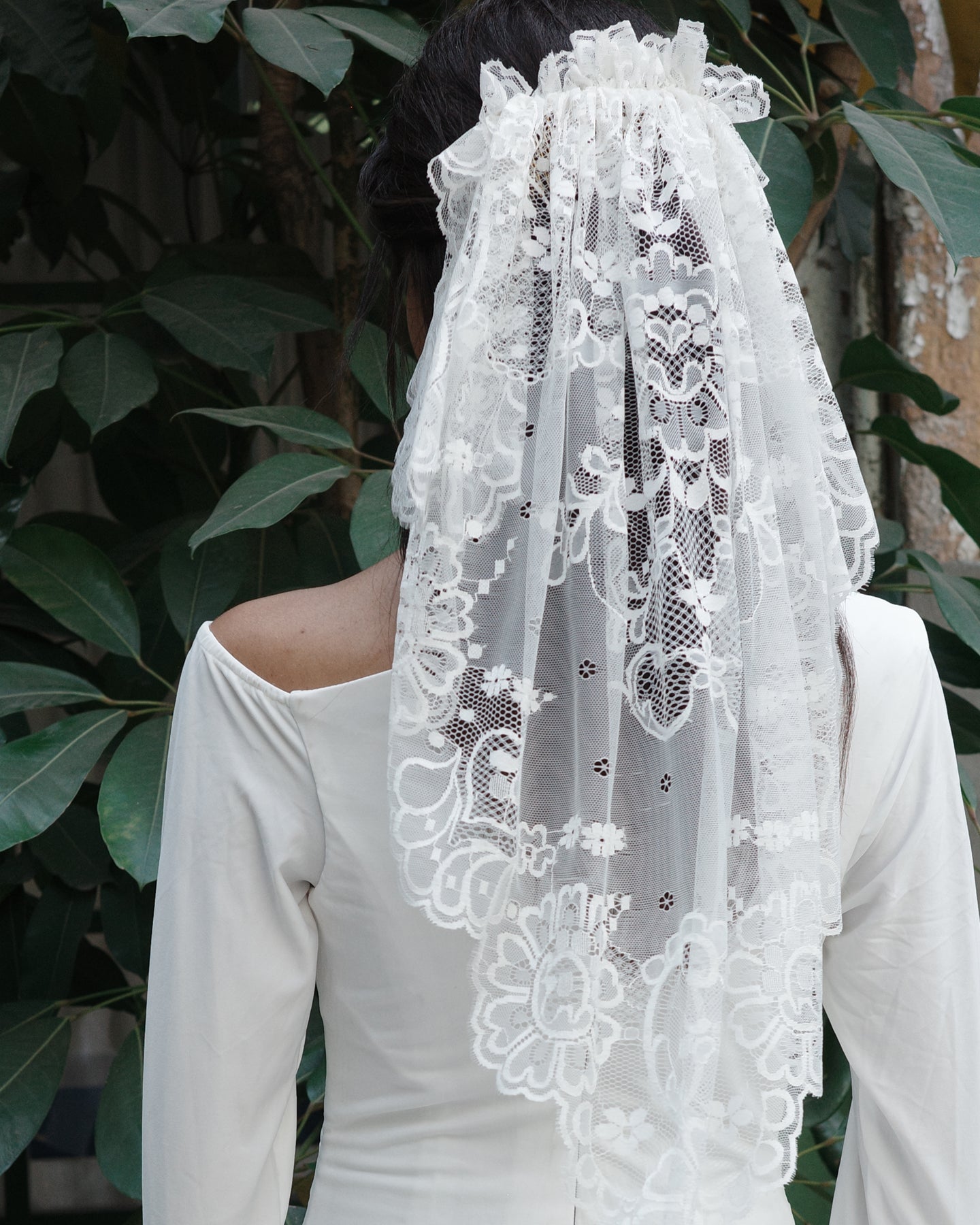 ALONDRA SPANISH MANTILLA VEIL  .- SAMPLE SALE 30%