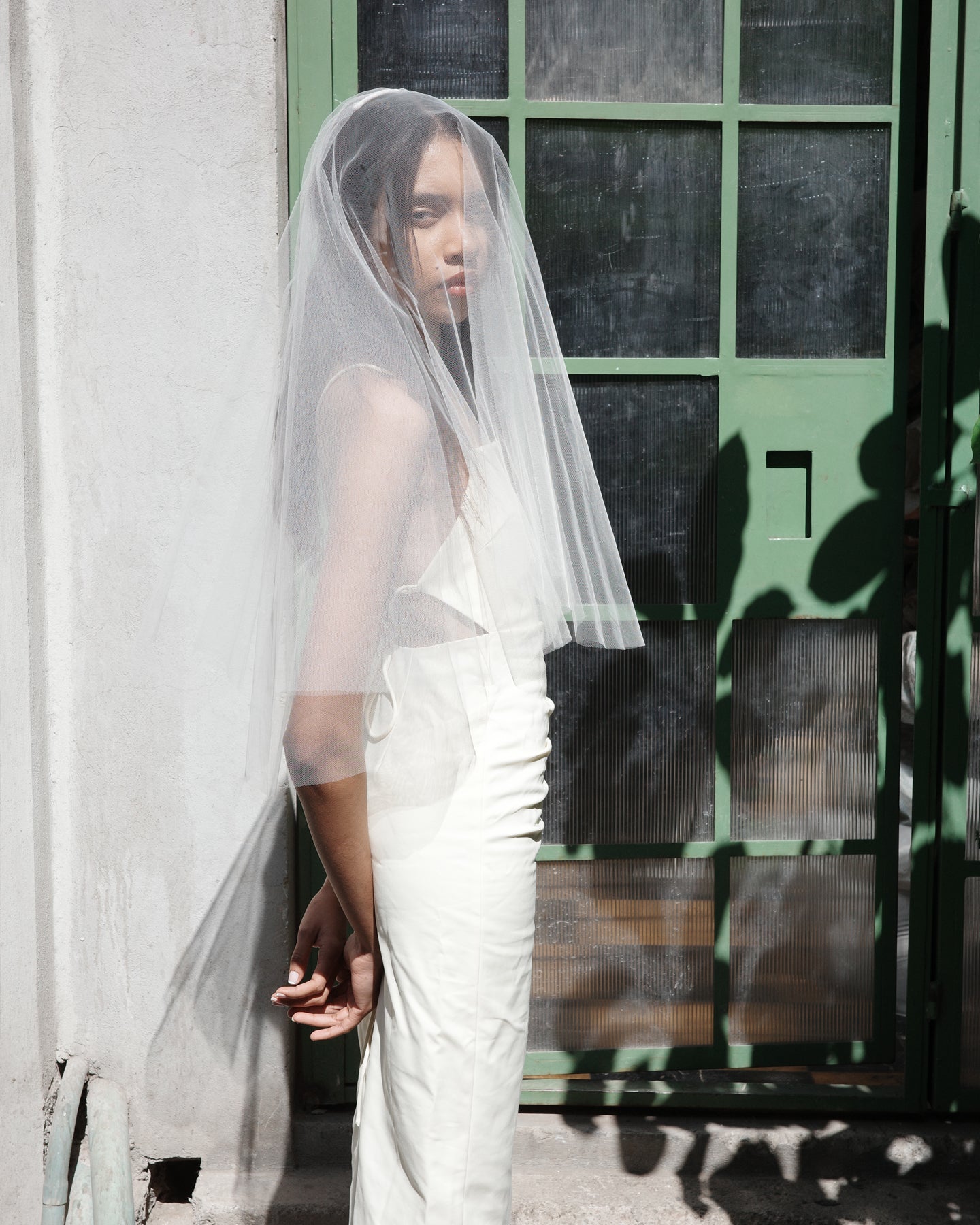 AURA RAW EDGE VEIL .- SAMPLE SALE 40%