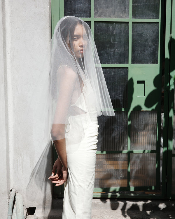 AURA RAW EDGE VEIL .- SAMPLE SALE 40%