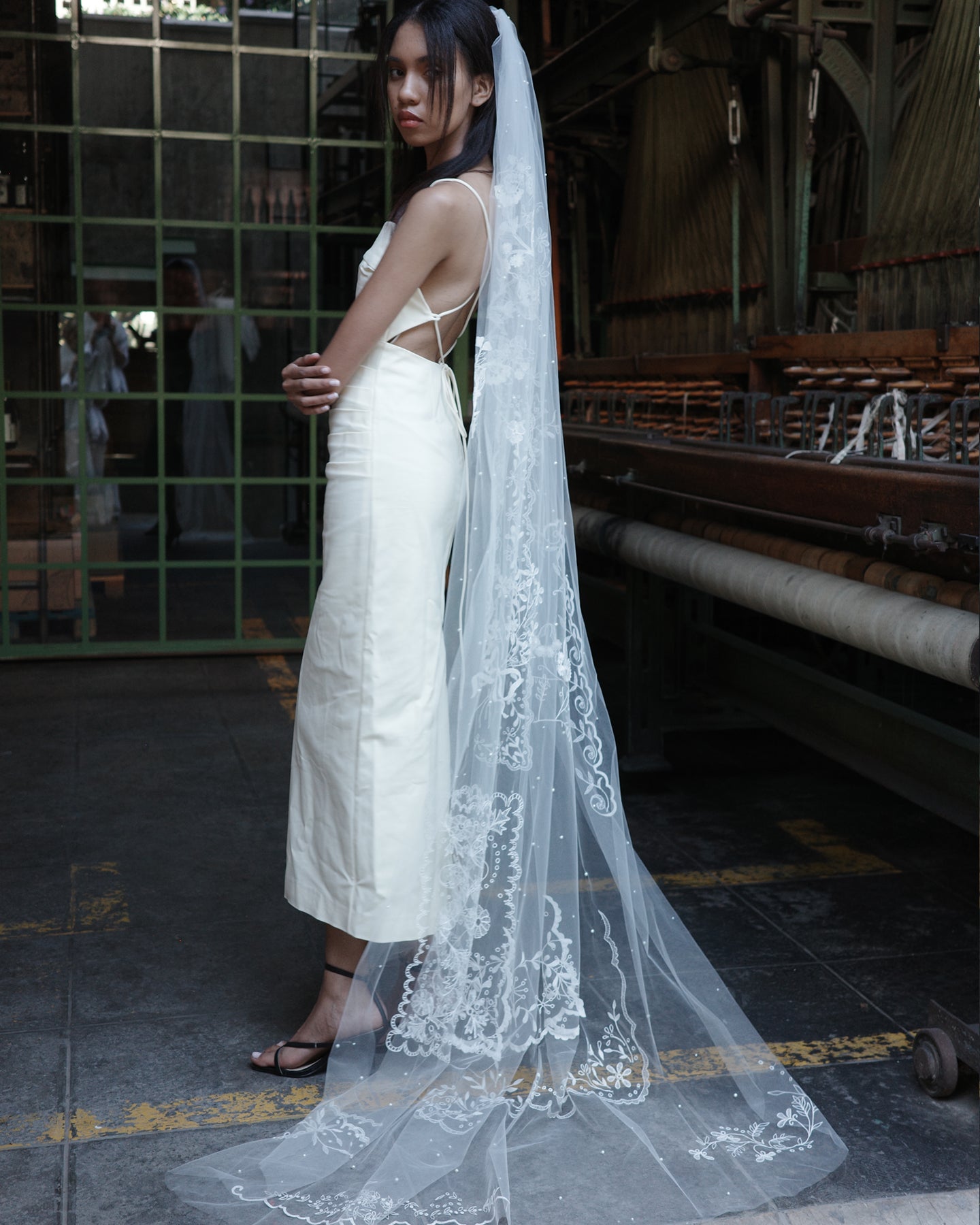 AVA EMBROIDERY PATCHWORK VEIL .- SAMPLE SALE 50%