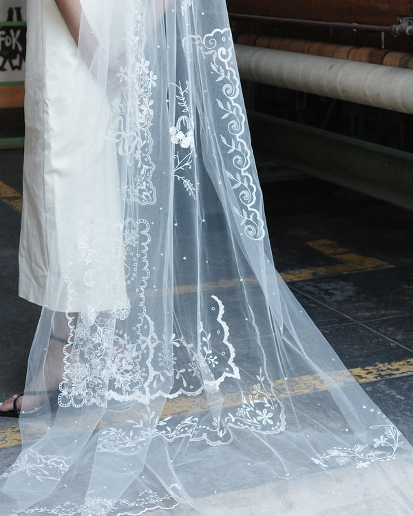 AVA EMBROIDERY PATCHWORK VEIL .- SAMPLE SALE 50%