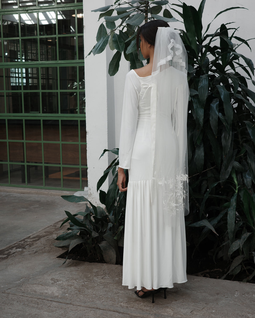 BEA .- SAMPLE SALE 60% off