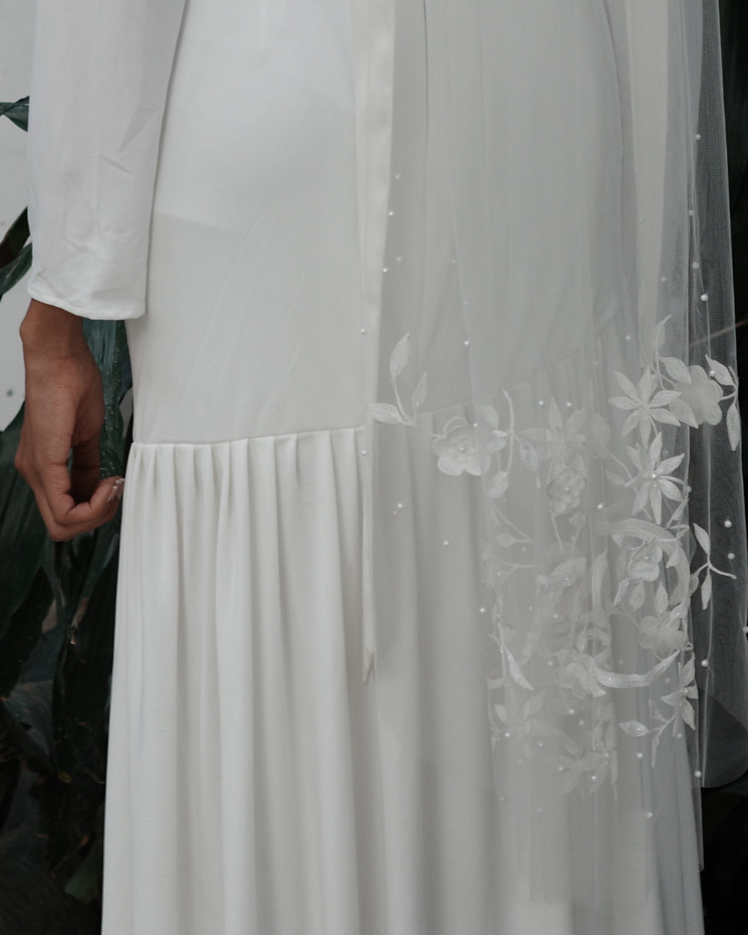 BEA .- SAMPLE SALE 60% off