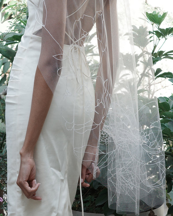 BLOSSOM EMBROIDERED VEIL .- SAMPLE SALE 30%