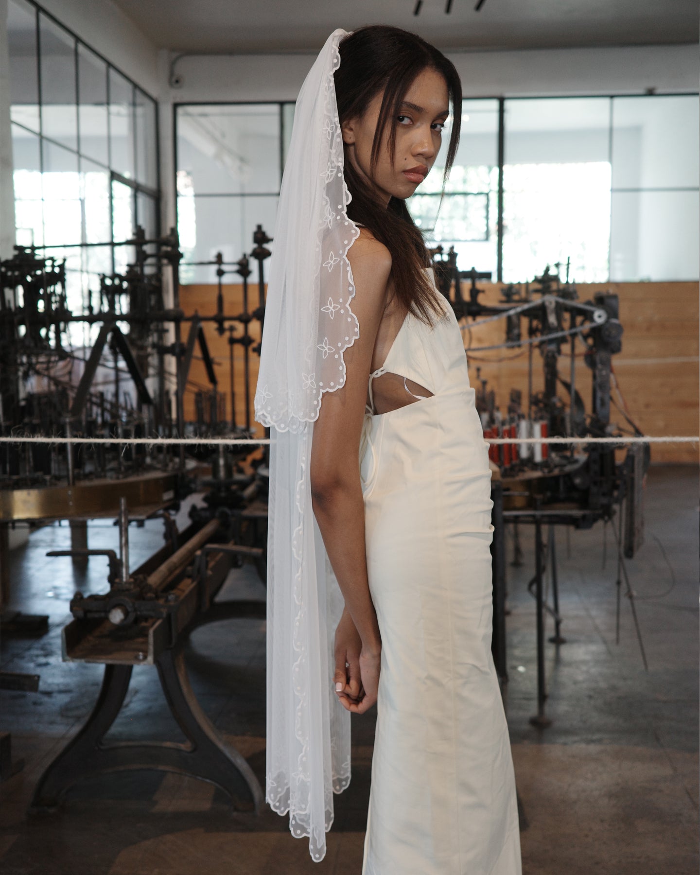 CEREMONIA EMBROIDERED MESH VEIL .- SAMPLE SALE 50%