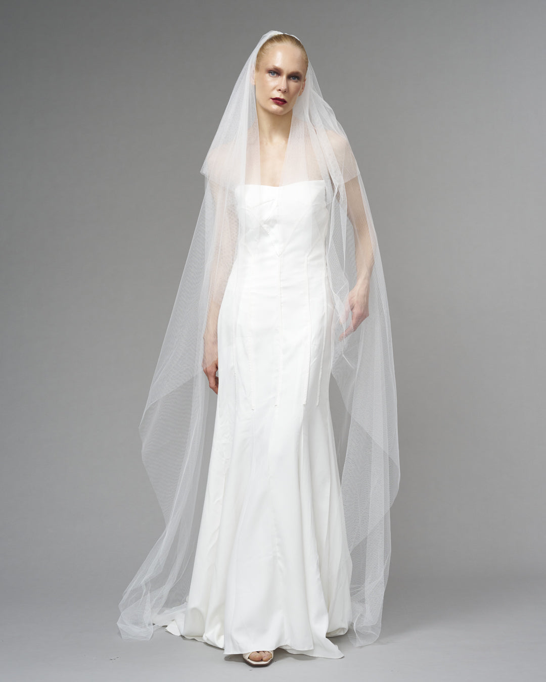 ECO TULLE // RAW EDGE CHAPEL LENGTH 90" + 20" MINI BLUSHER // OFF WHITE