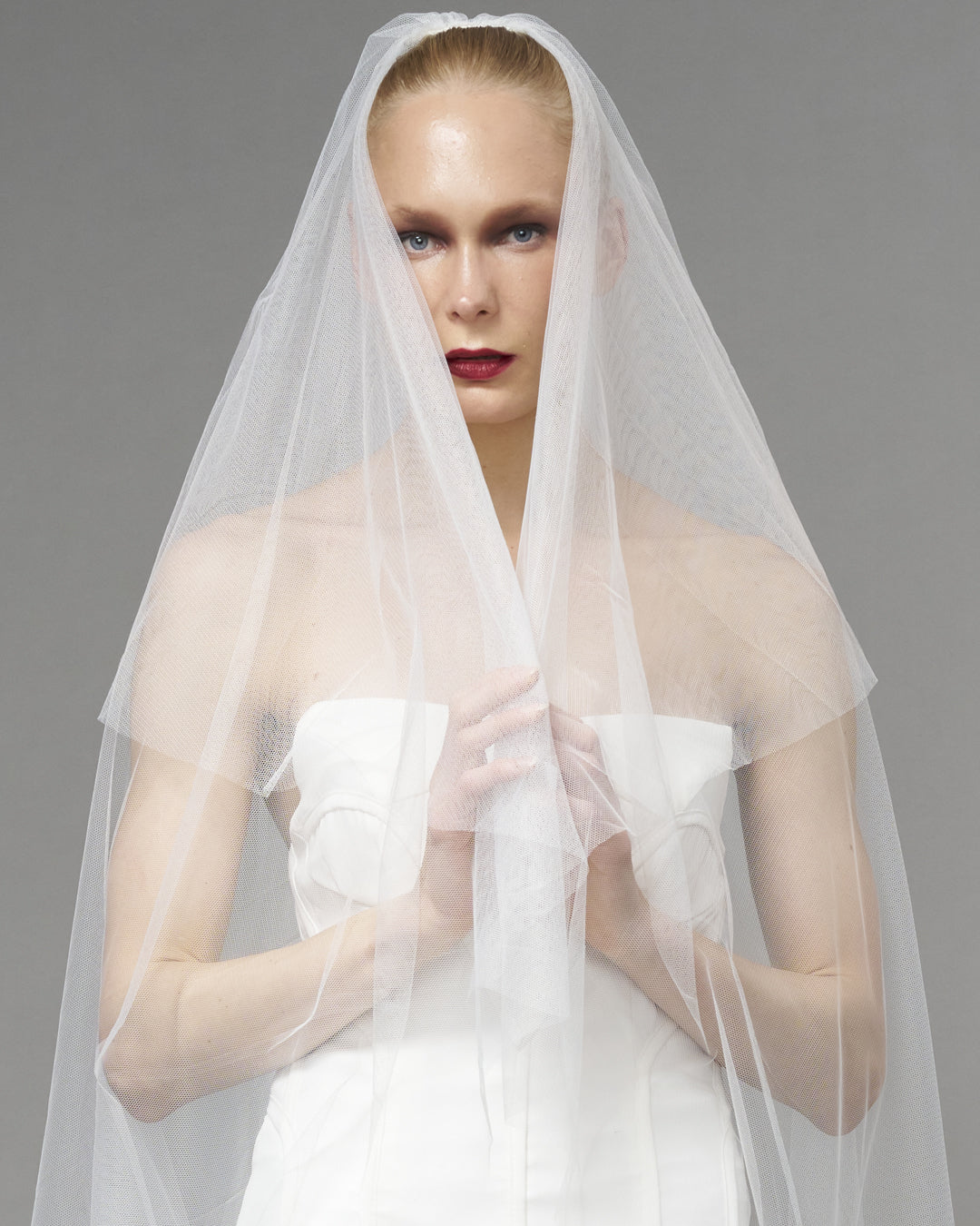 ECO TULLE // RAW EDGE CHAPEL LENGTH 90" + 20" MINI BLUSHER // OFF WHITE