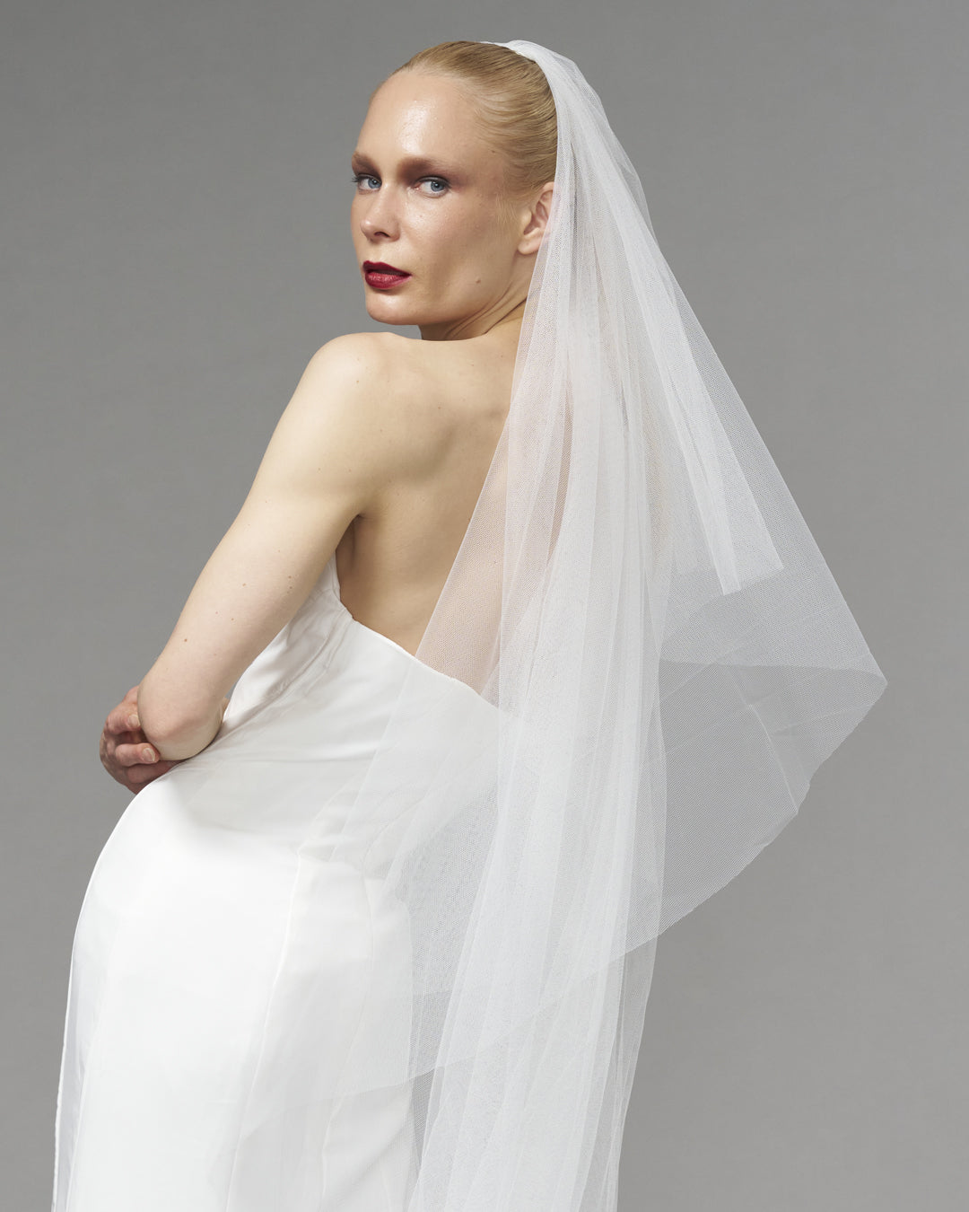 ECO TULLE // RAW EDGE CHAPEL LENGTH 90" + 20" MINI BLUSHER // OFF WHITE