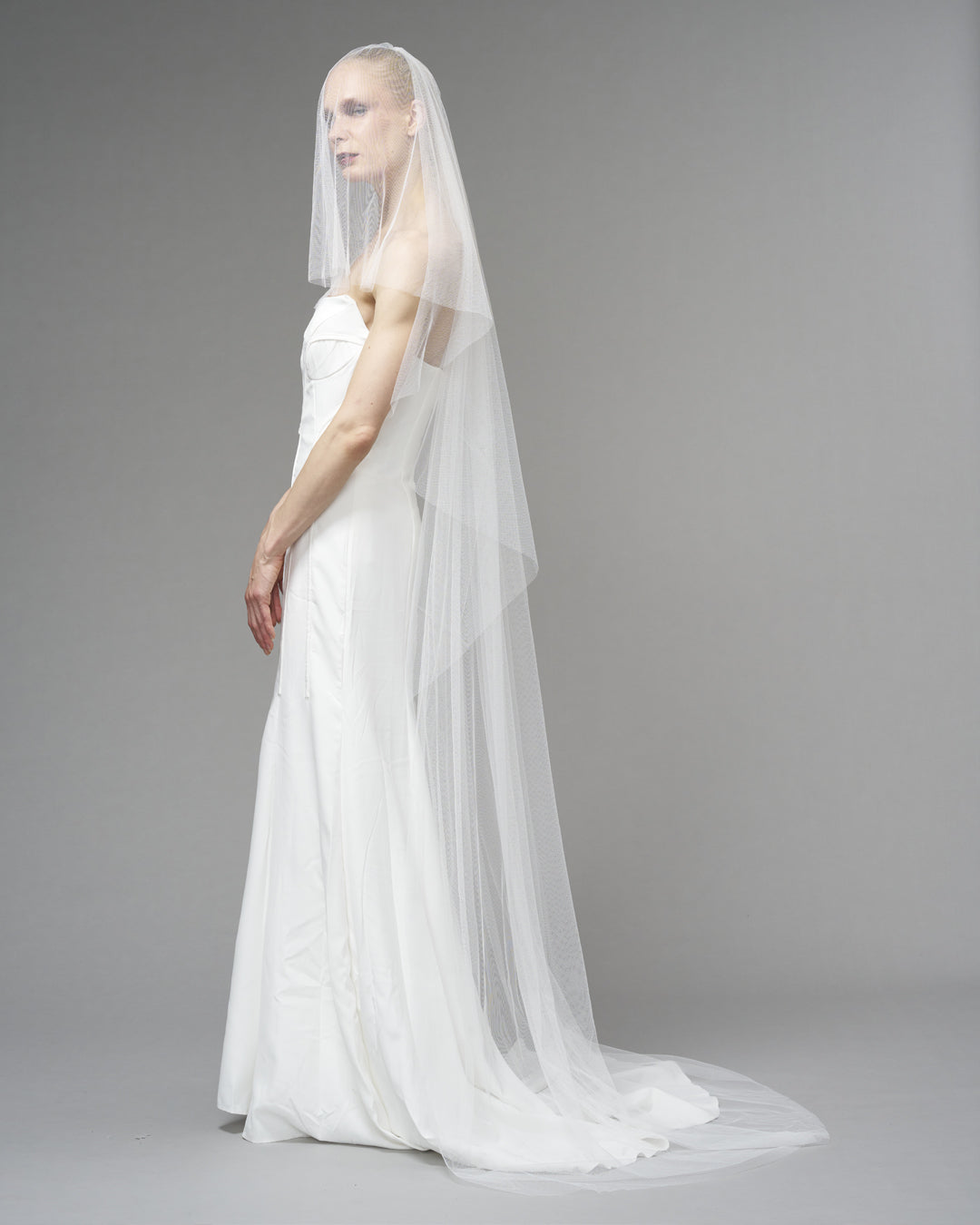 ECO TULLE // RAW EDGE CHAPEL LENGTH 90" + 20" MINI BLUSHER // OFF WHITE