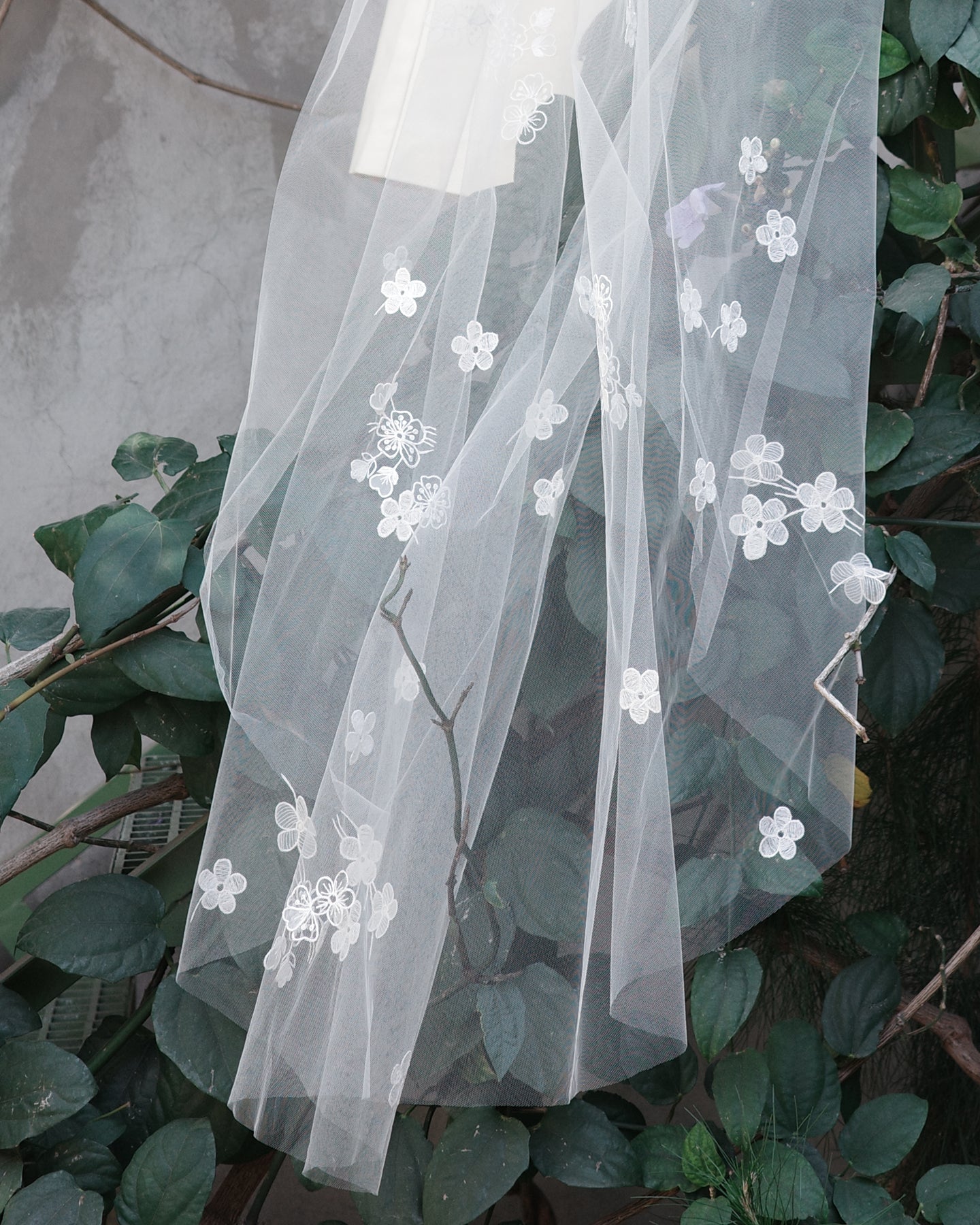 FLORISTA EMBROIDERED VEIL.- SAMPLE SALE 40%