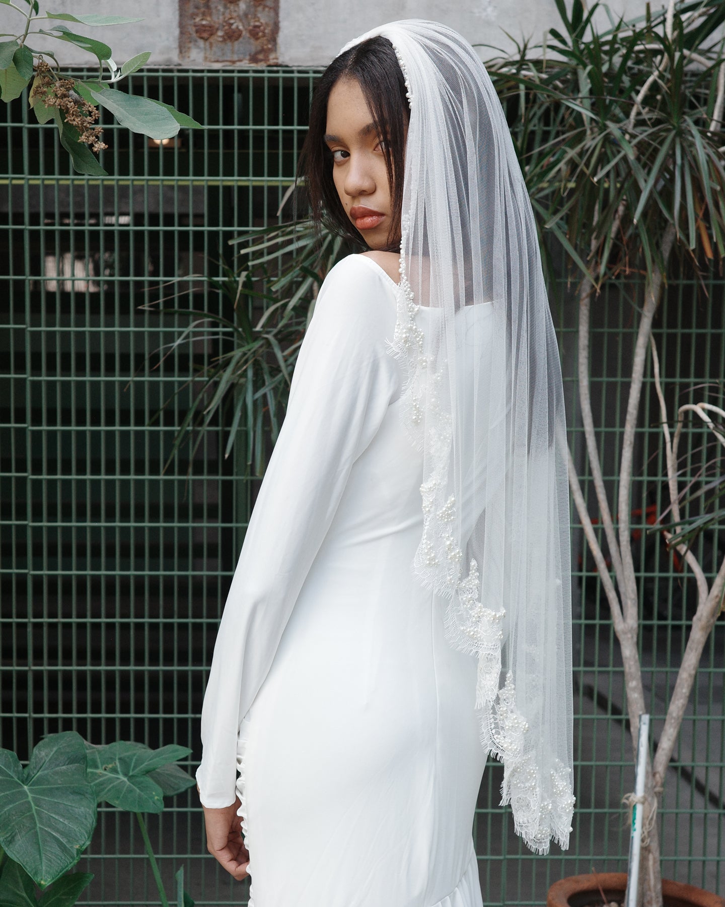 HARPER PEARL BEADED VEIL 40" .- SAMPLE SALE 40%