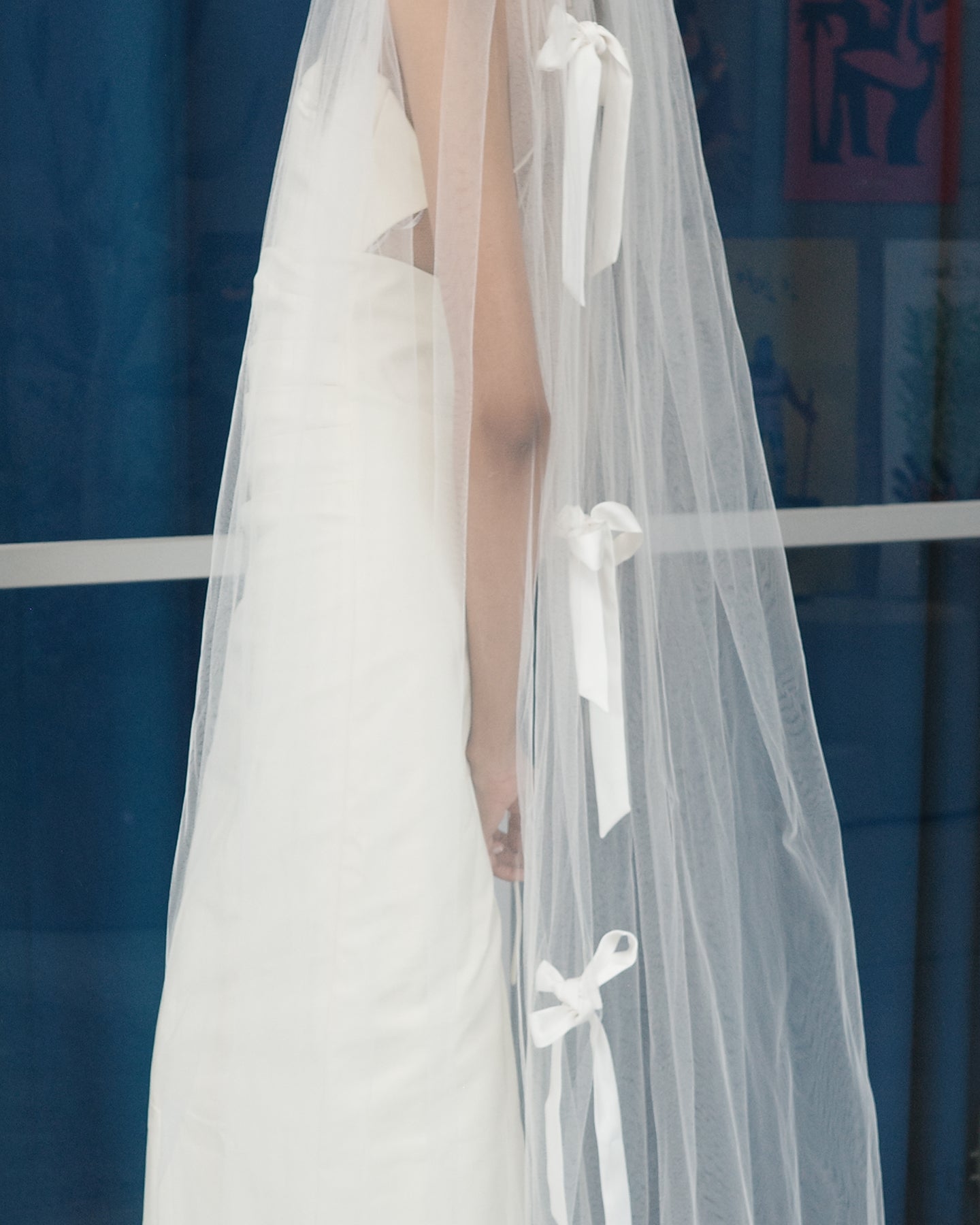 LAGUNA SATIN BOWS VEIL .- SAMPLE SALE 70%