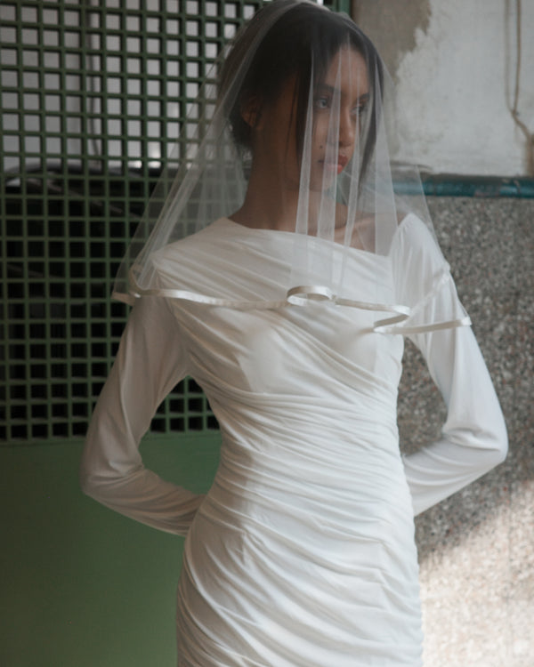 LUNA VEIL .- SAMPLE SALE 40%