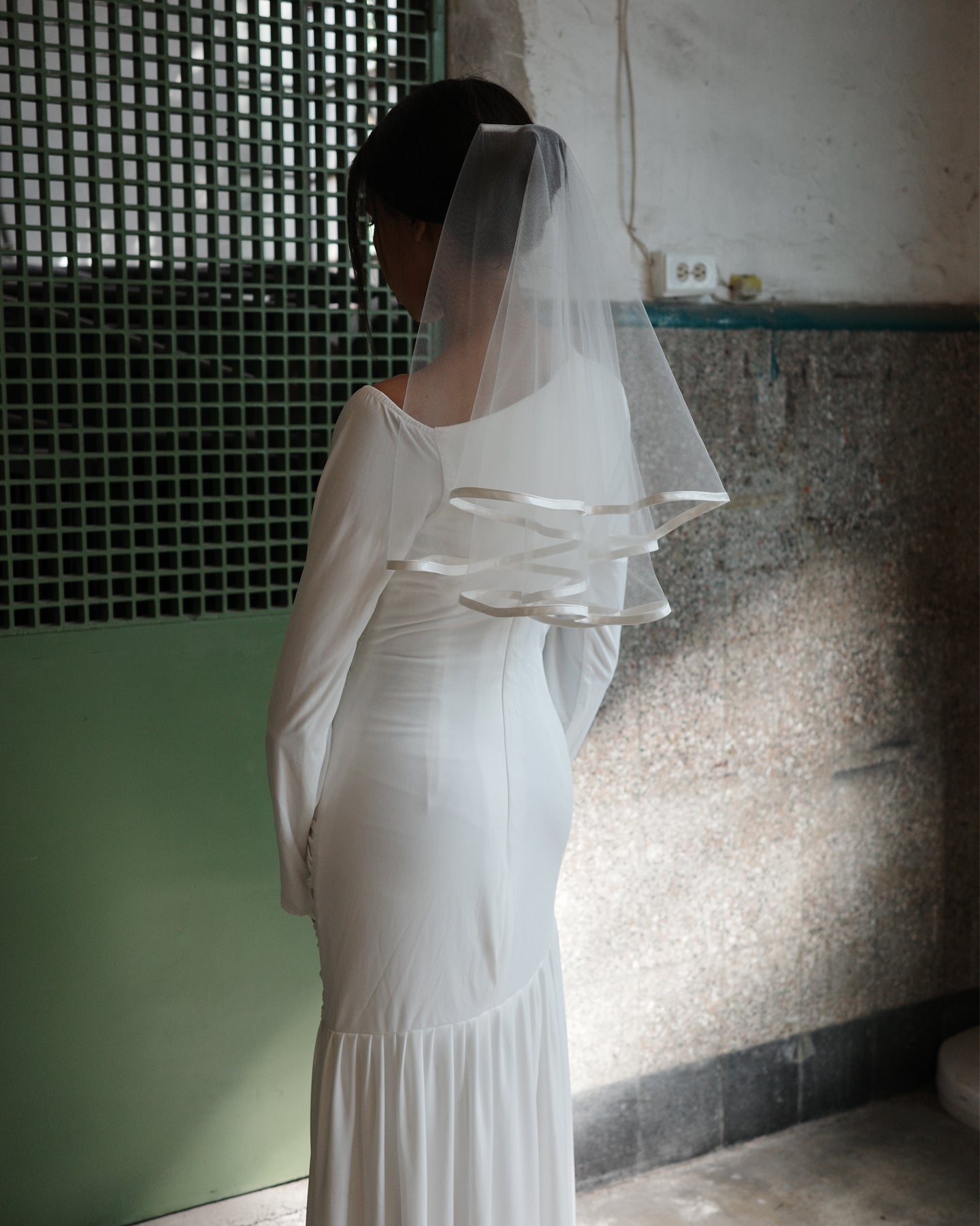 LUNA VEIL .- SAMPLE SALE 40%