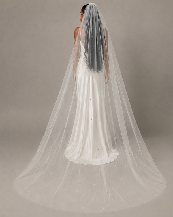 RTS STARDUST PEARL AND CRYSTAL BEADED VEIL // 108" // OFF WHITE - Ofrenda Studio