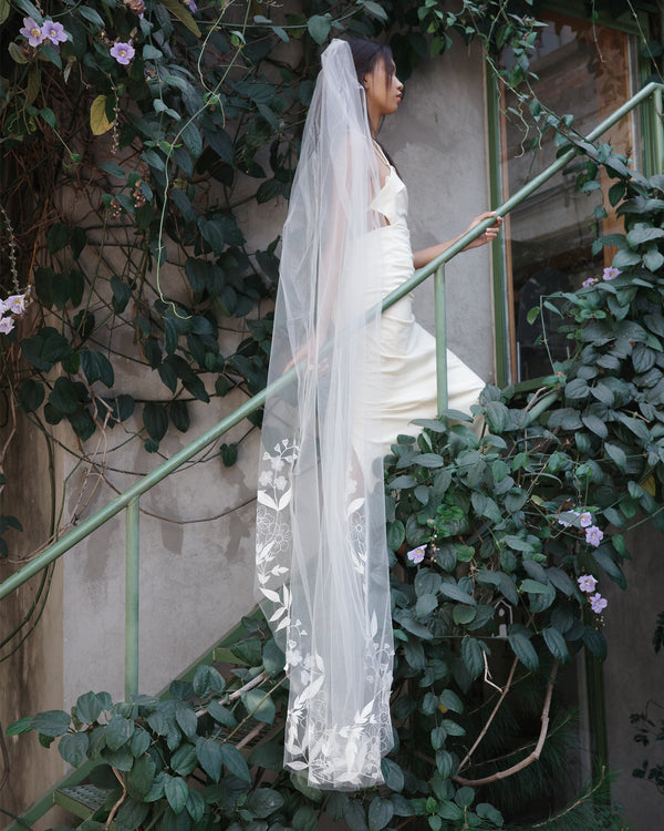 SEMILLA EMBROIDERED VEIL .- SAMPLE SALE 60%