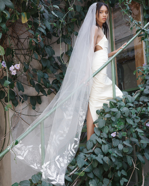 SEMILLA EMBROIDERED VEIL .- SAMPLE SALE 60%