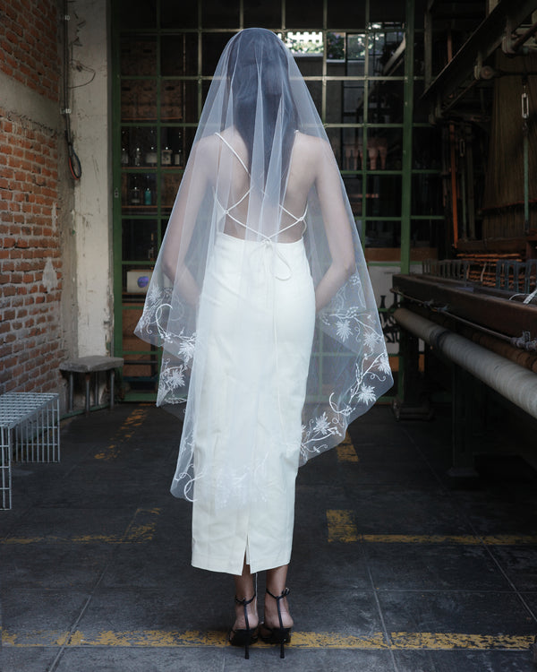 SOFIA LINE STITCH EMBROIDERY VEIL .- SAMPLE SALE 70%