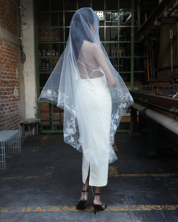 SOFIA LINE STITCH EMBROIDERY VEIL .- SAMPLE SALE 70%