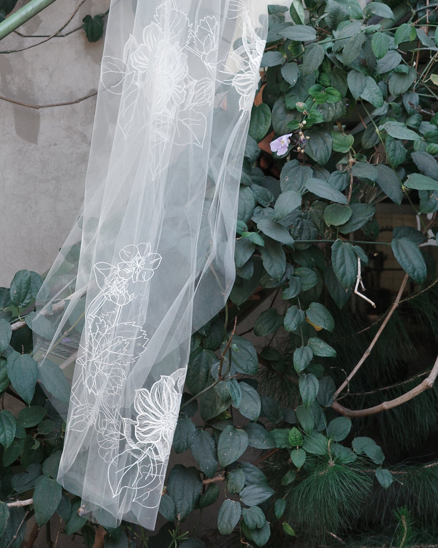 VALENTINA EMRBOIDERED FLORAL VEIL .- SAMPLE SALE 80%