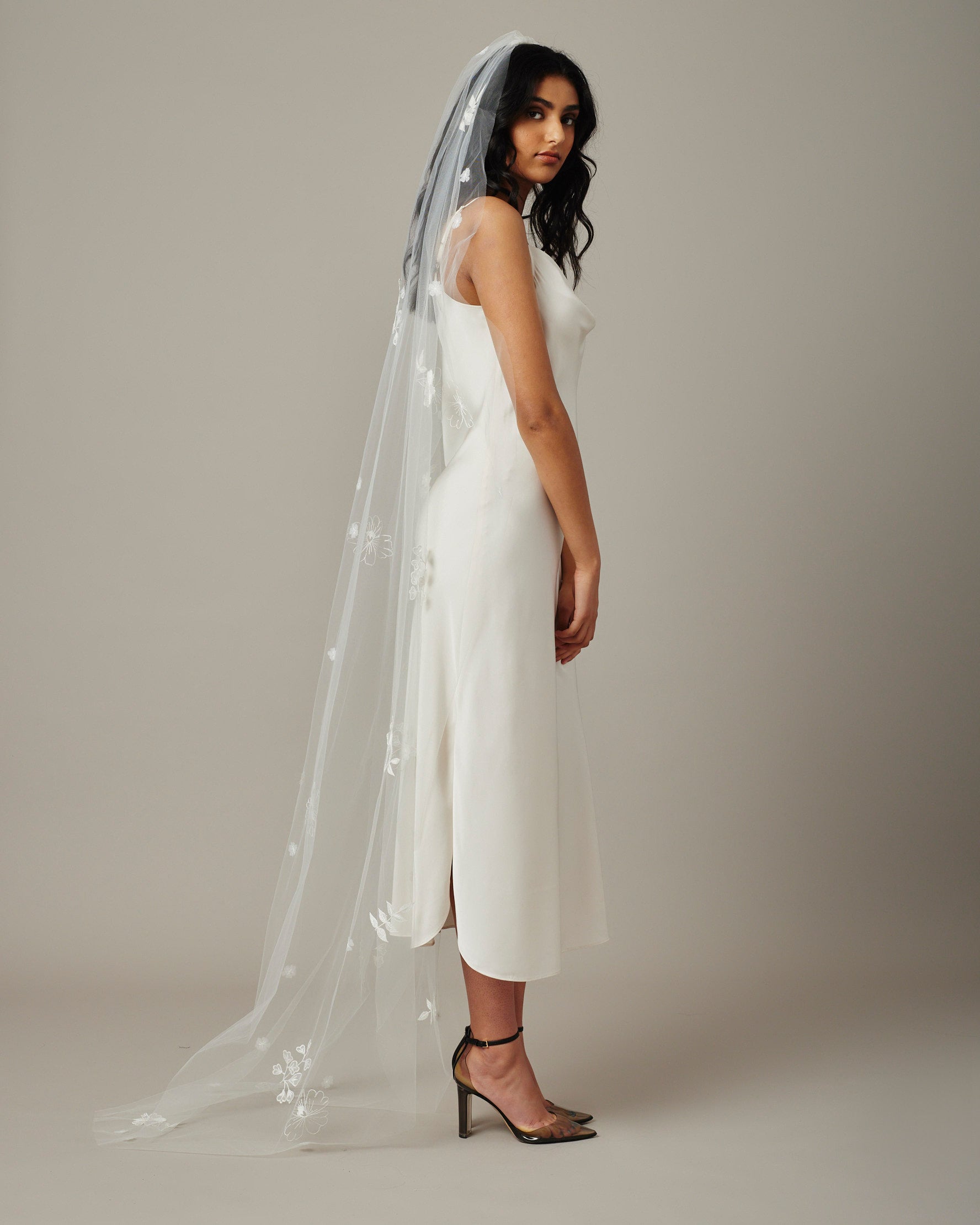 ALBA FLORAL EMBROIDERED VEIL - Ofrenda Studio