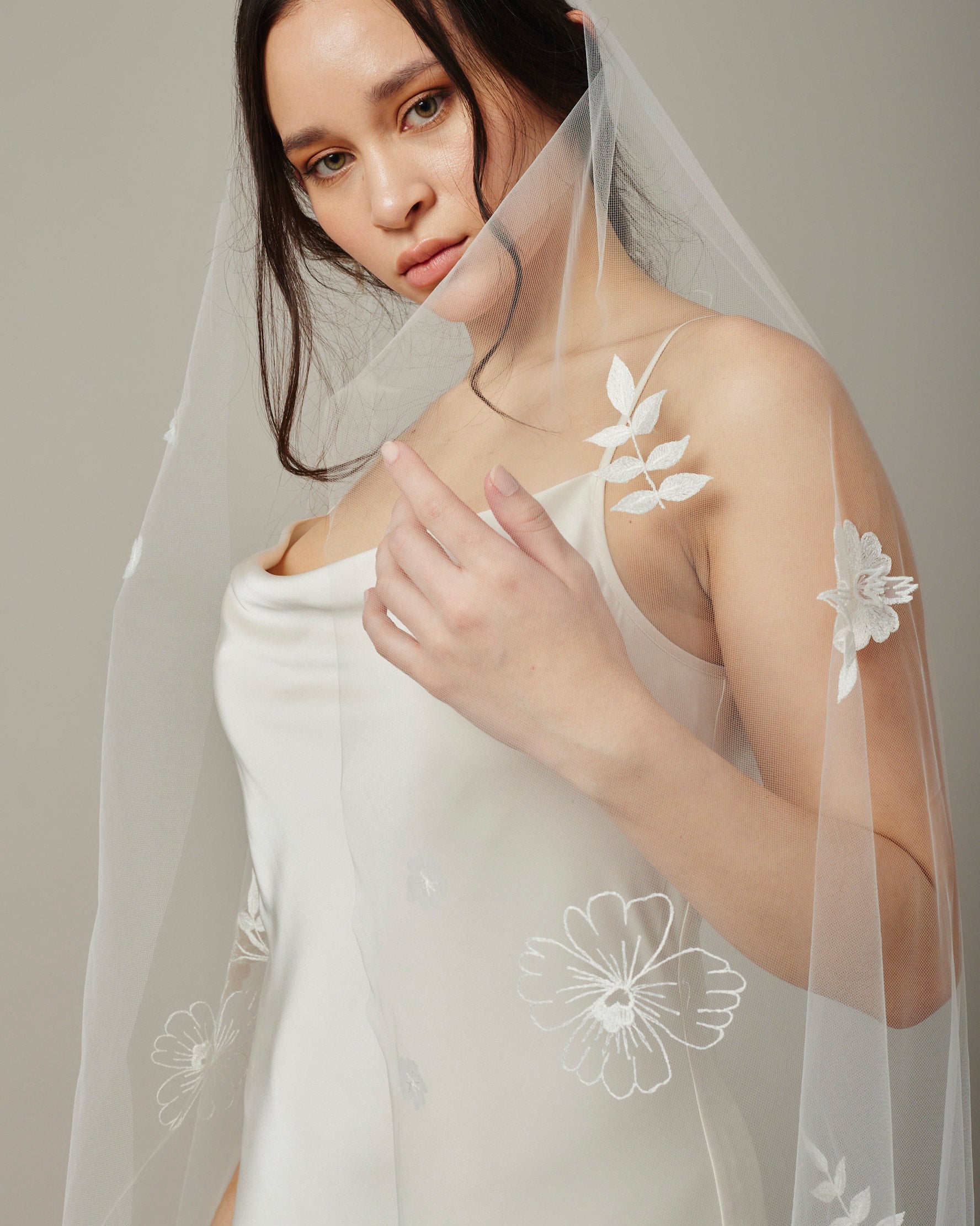 ALBA FLORAL EMBROIDERED VEIL - Ofrenda Studio