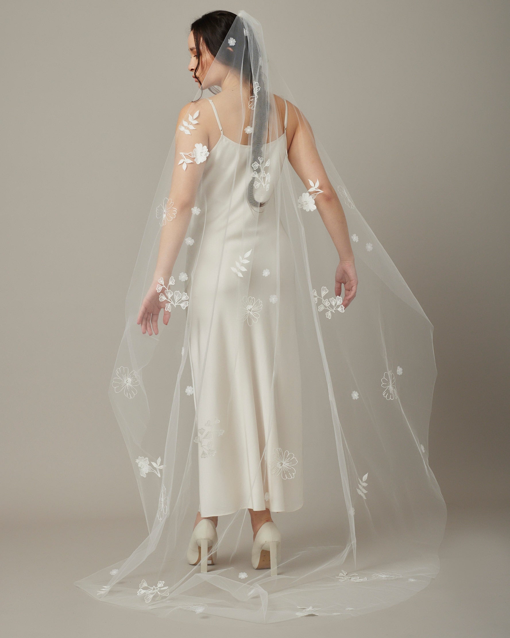 ALBA FLORAL EMBROIDERED VEIL - Ofrenda Studio