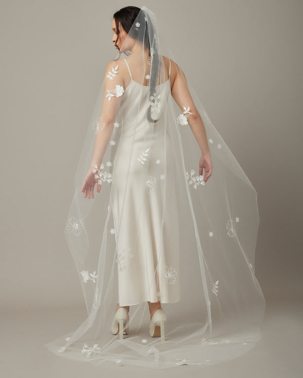 ALBA FLORAL EMBROIDERED VEIL - Ofrenda Studio