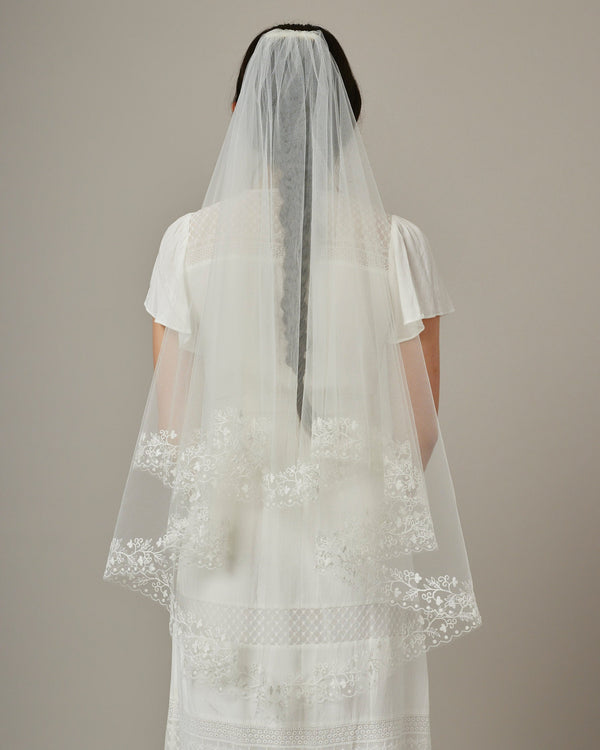 CATALINA EMBROIDERED FINGERTIP VEIL - Ofrenda Studio