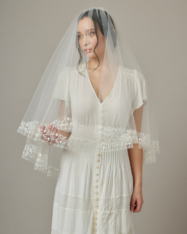 CATALINA EMBROIDERED FINGERTIP VEIL - Ofrenda Studio