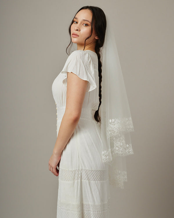 CATALINA EMBROIDERED FINGERTIP VEIL - Ofrenda Studio