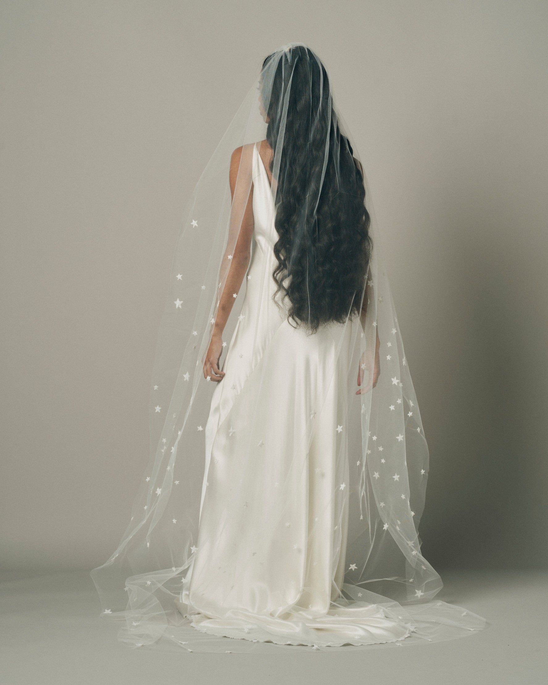 CELESTIAL STAR BEADED VEIL Ivory / Off White / 90 / 228 cm Chapel Length CELESTIAL STAR BEADED VEIL Ivory / Off White / 90 / 228 cm Chapel Length