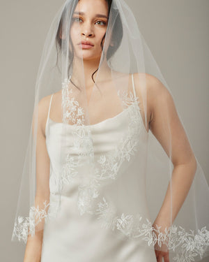 LETICIA EMBROIDERED FLORAL FINGERTIP VEIL - Ofrenda Studio
