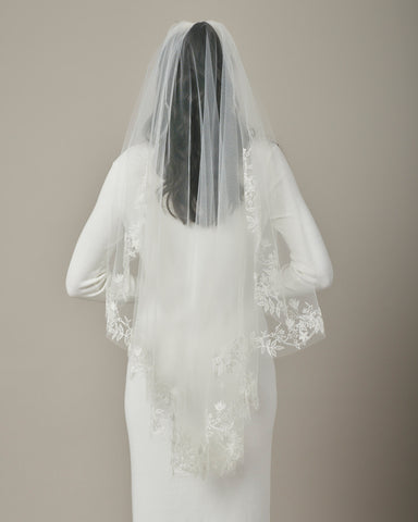 Handmade Fingertip Veil Lace Appliqued Wedding Veil - VQ