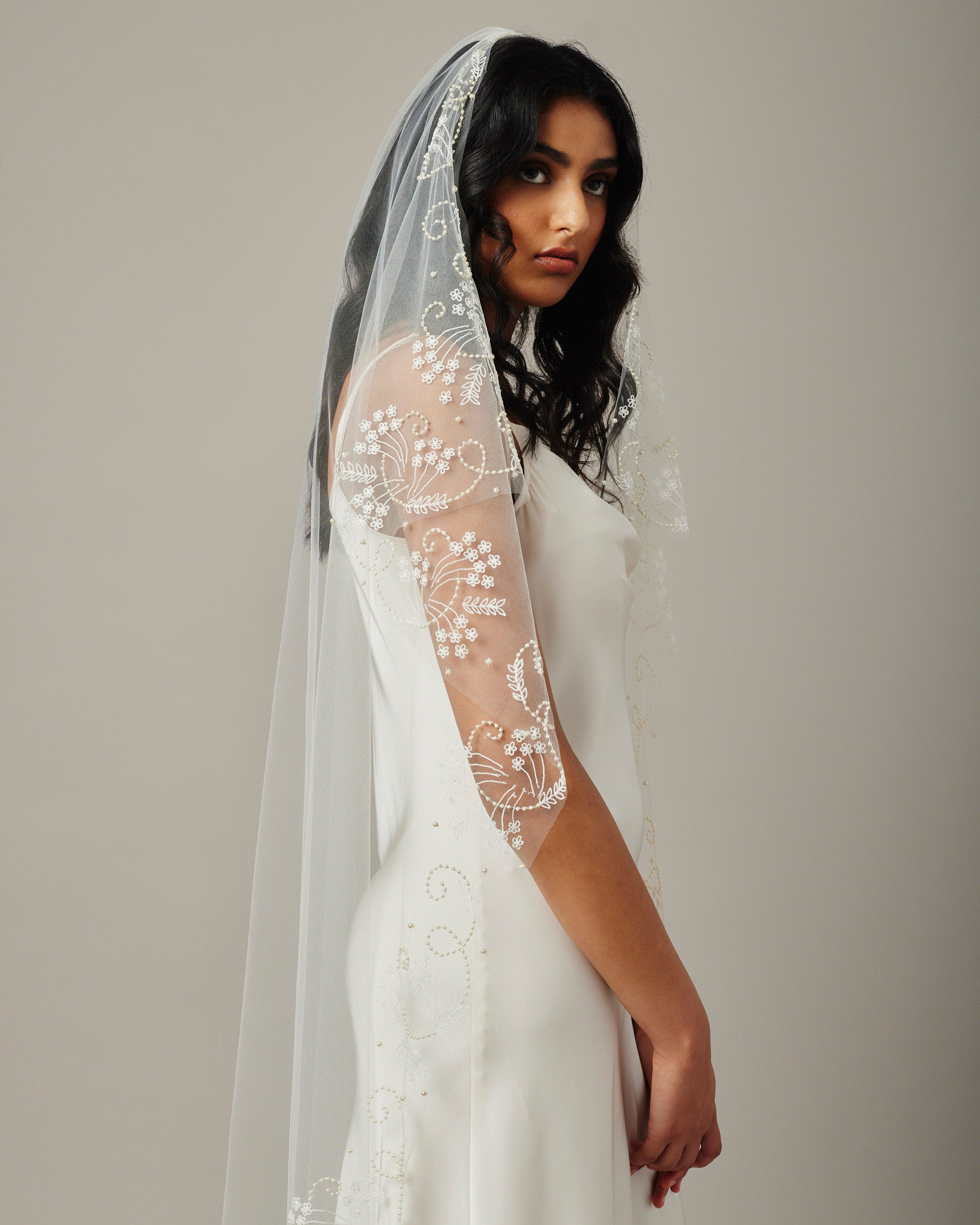 LUCIA EMBROIDERED PEARL VEIL - Ofrenda Studio