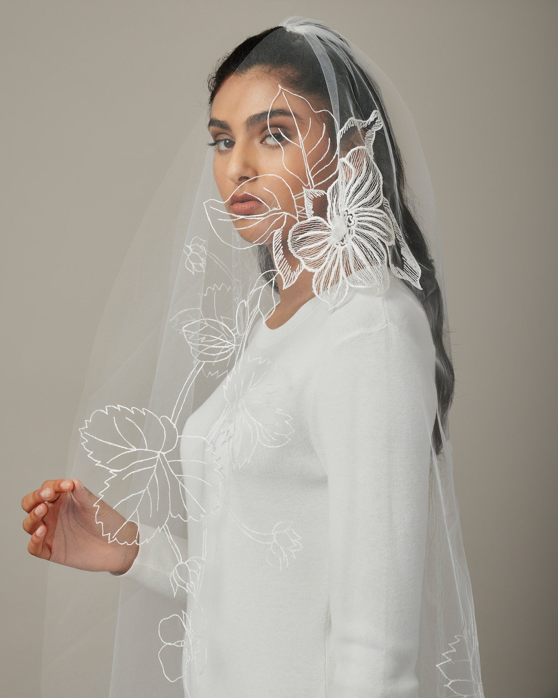 VALENTINA EMBROIDERED FLORAL VEIL - Ofrenda Studio